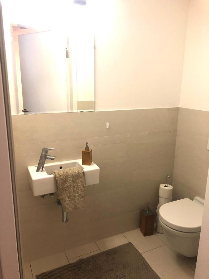 Amazing Austria Center Apartment Near Uno City Виена Екстериор снимка