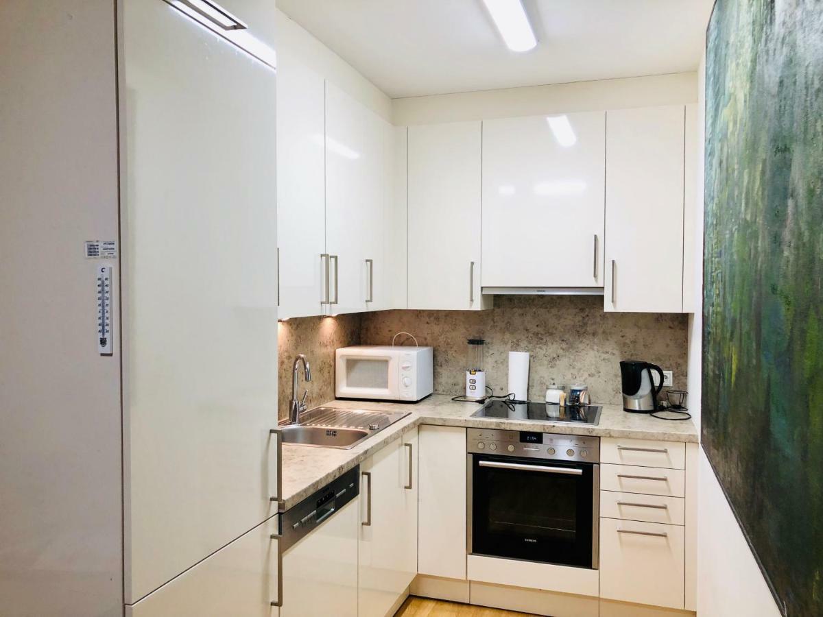 Amazing Austria Center Apartment Near Uno City Виена Екстериор снимка