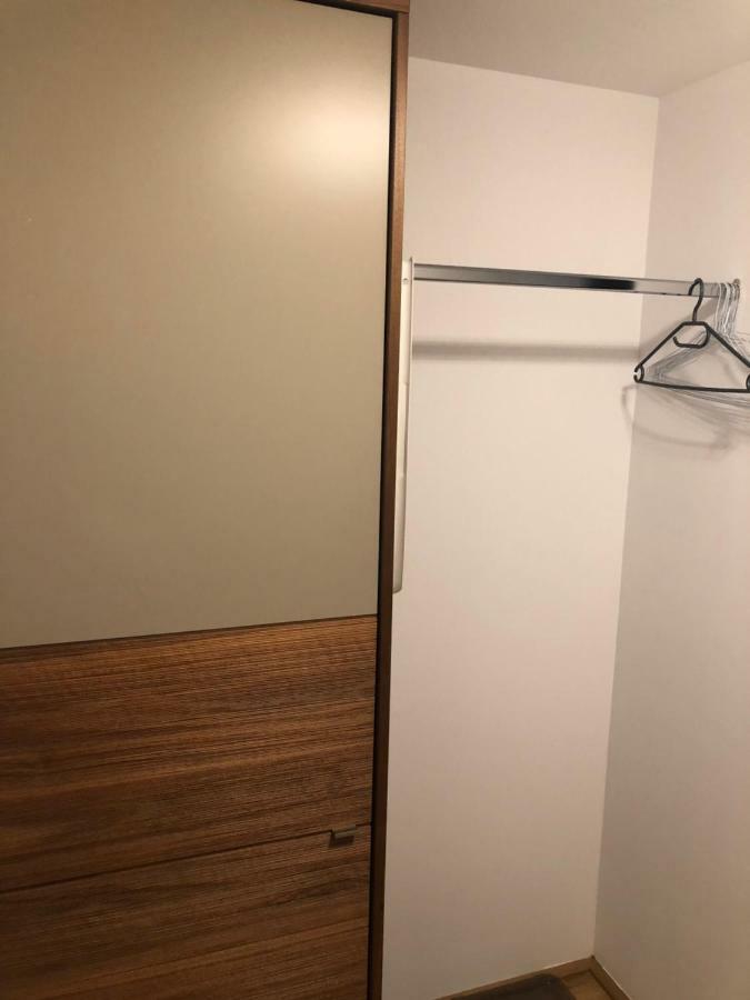 Amazing Austria Center Apartment Near Uno City Виена Екстериор снимка